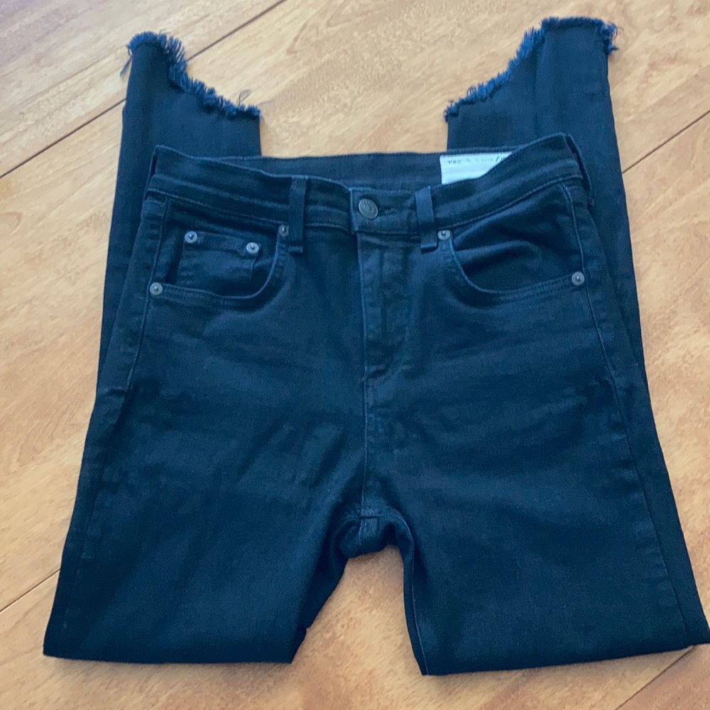 EUC rag & bone 10” Capri black jeans. A little stretch; a lot of fun! - Picture 4 of 11